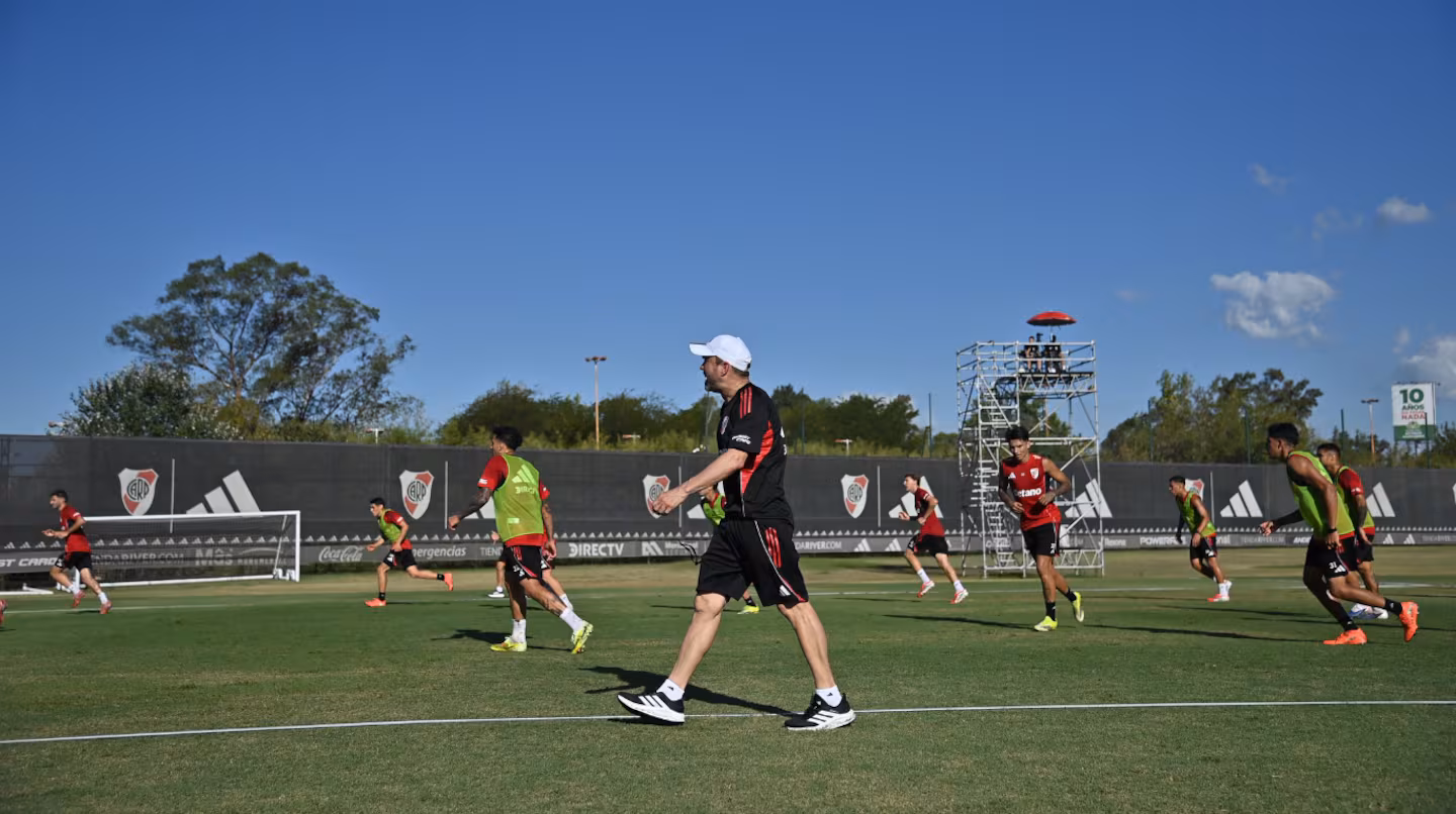 El jugador que espera Eduardo Coudet para definir la formación en su debut como DT de River 