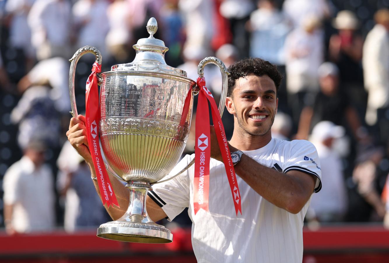 Francisco Cerúndolo gritó campeón en Queen's y levantó el título más importante de su carrera.