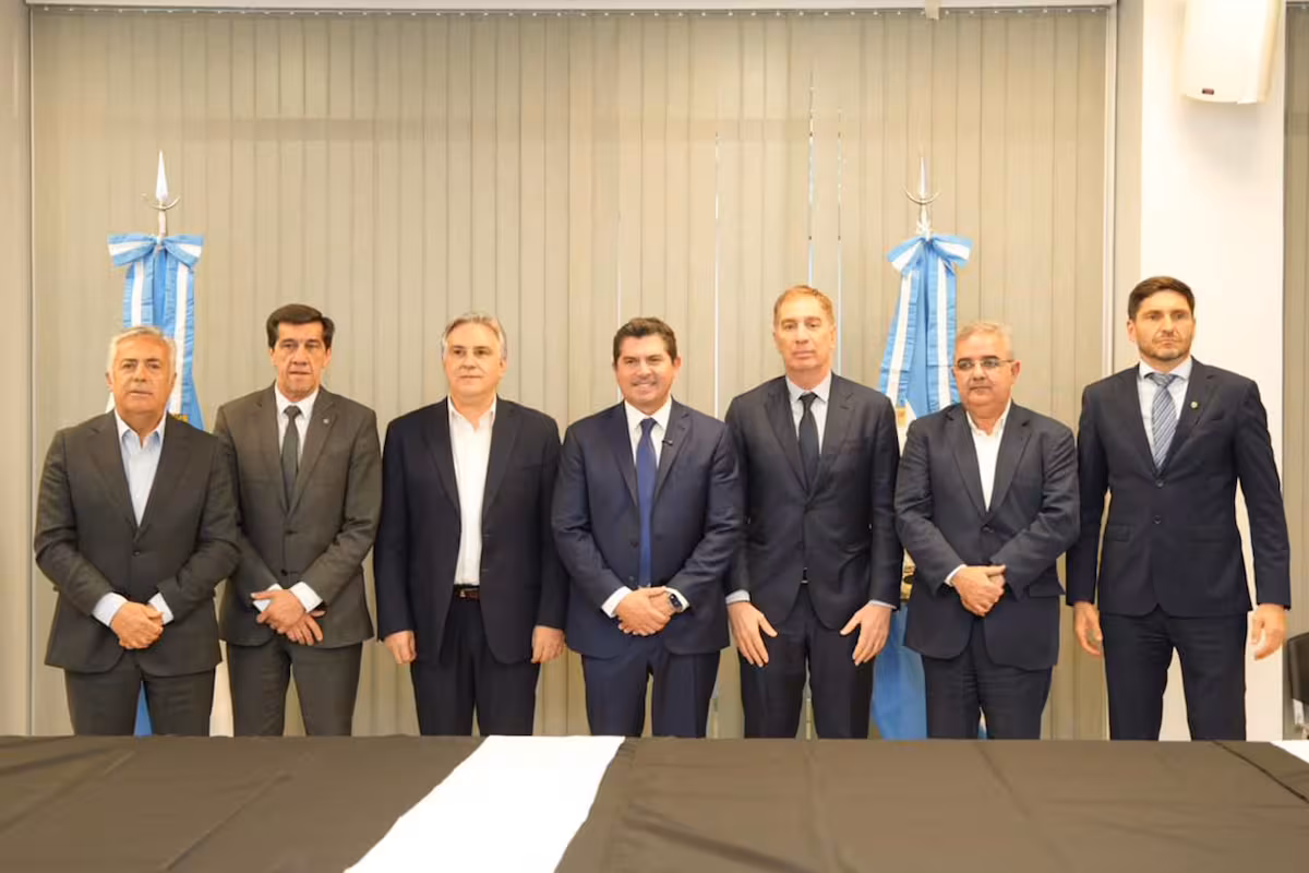 Las transferencias nacionales a las provincias se hunden y complican la negociación con los gobernadores 